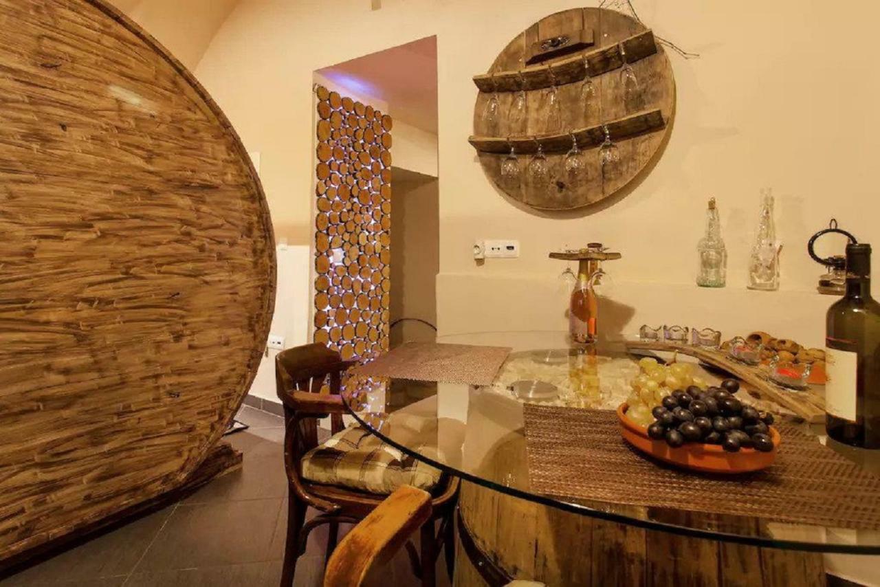 Beer & Wine Cellar Apartment *